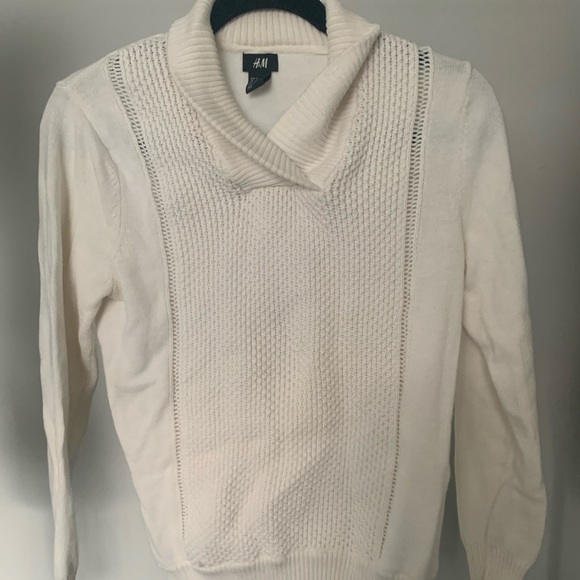 When’s cream H&M crew neck - Picture 2 of 10